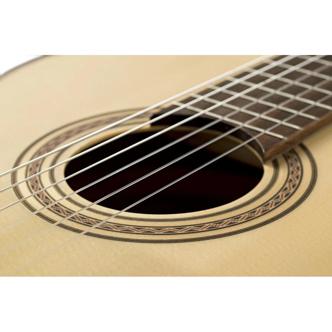 Классическая гитара La Mancha Rubi S