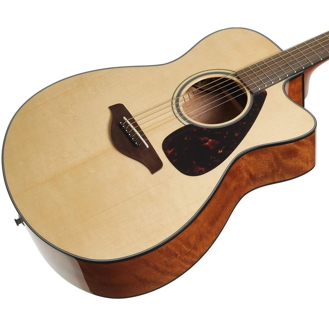 Электроакустическая гитара Yamaha FSX800CN