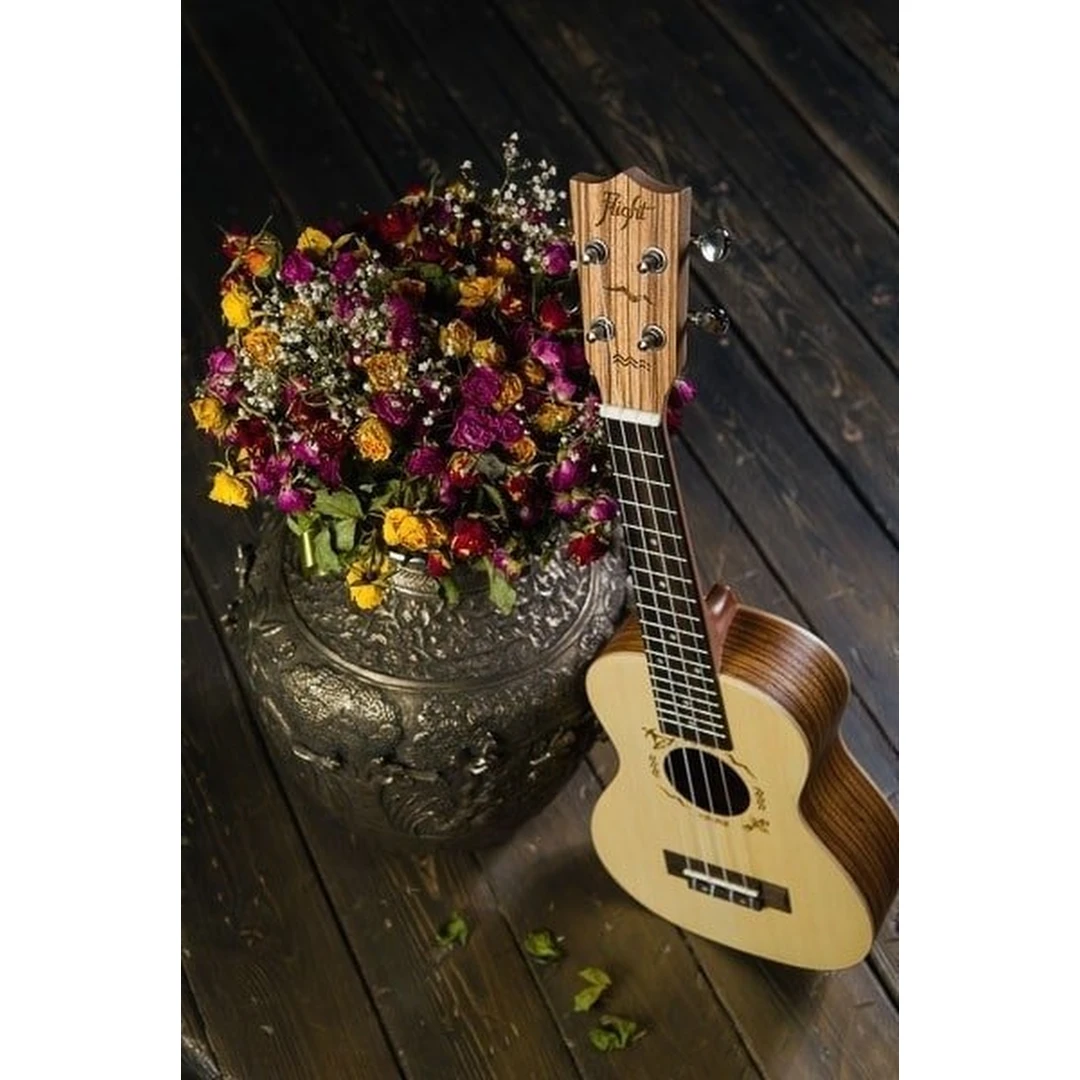 Укулеле Flight DUC 325 SP/ZEB