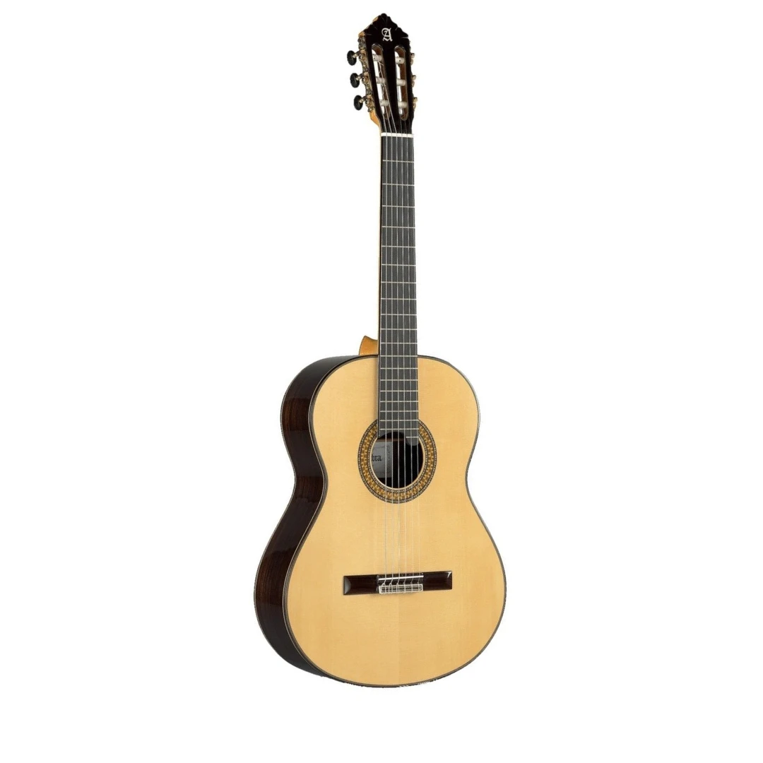 Классическая гитара Alhambra 11P