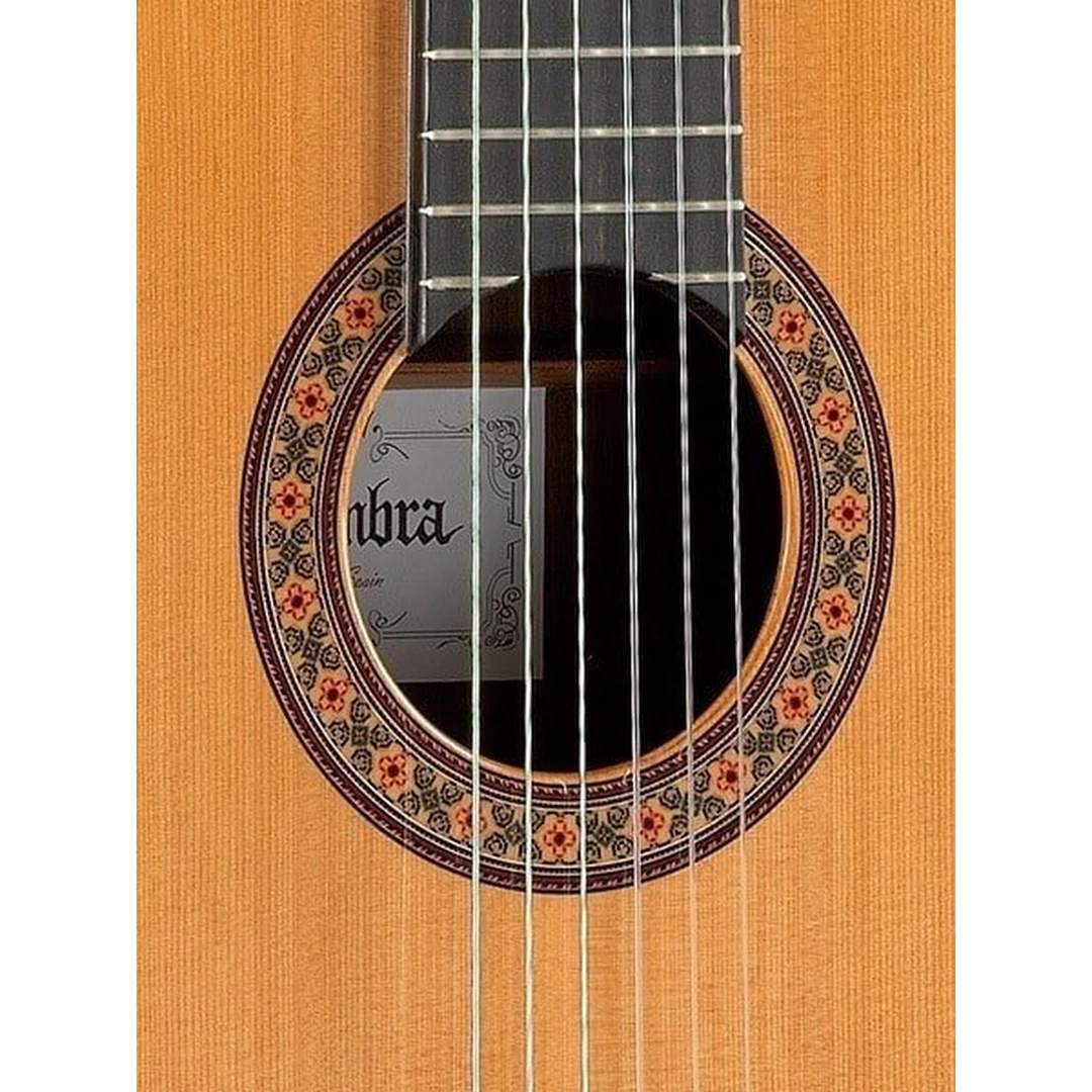 Классическая гитара Alhambra 10P