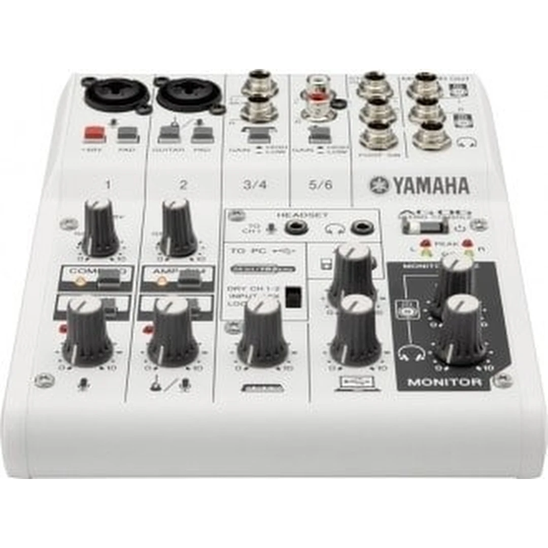 Микшерный пульт Yamaha AG06