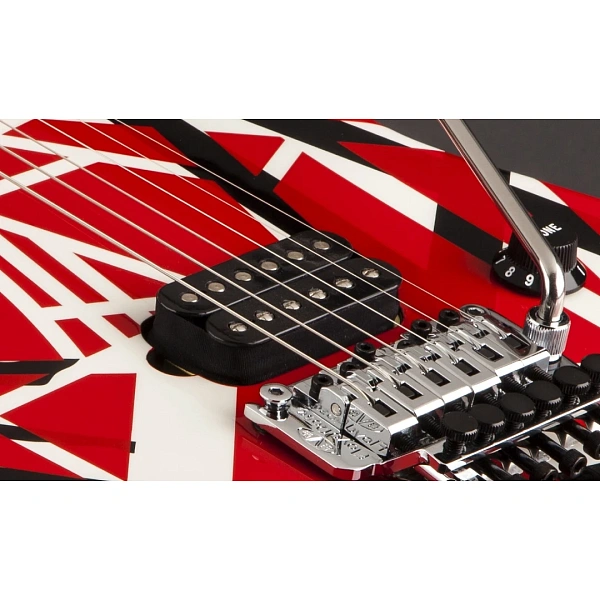 Электрогитара EVH Striped Series R/B/W MN