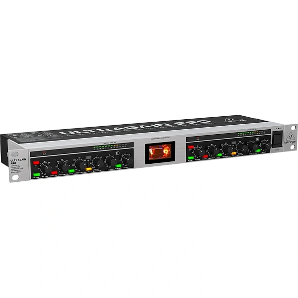 Предусилитель для микрофона Behringer MIC2200 V2