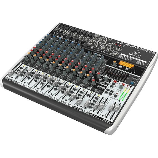 Микшерный пульт Behringer QX1832USB