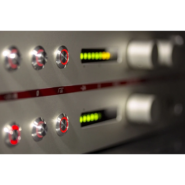 Предусилитель для микрофона Neumann V 402